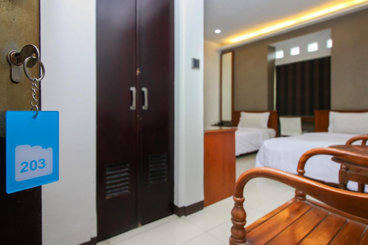 Sky Hotel Buah Batu 1 Bandung Exterior foto